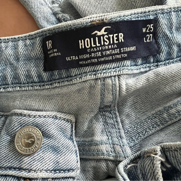 Hollister Co. Hi-Rise Crop Distressed Jeans - Picture 7 of 7